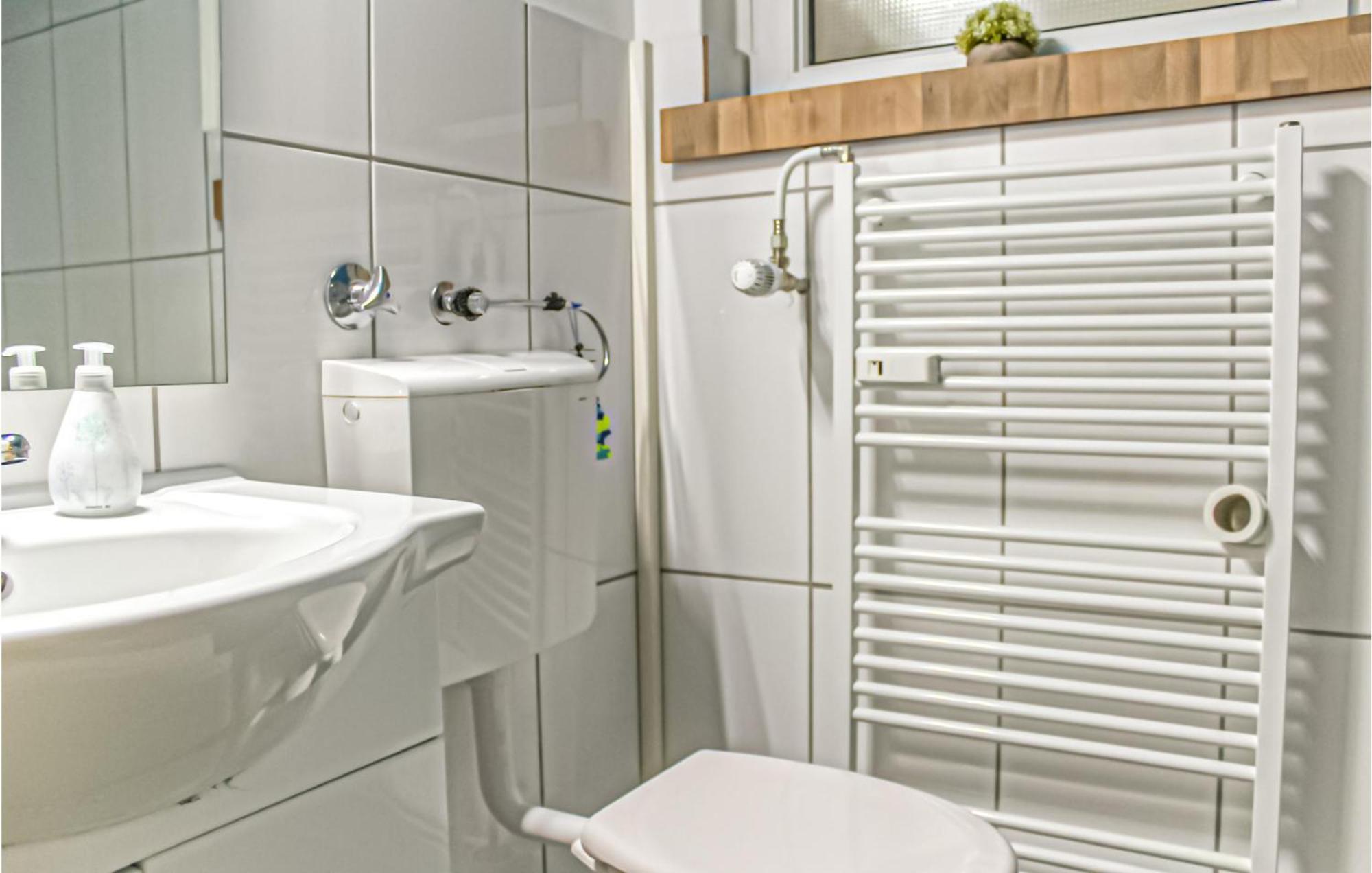 1 Bedroom Stunning Apartment In Детмолд Екстериор снимка